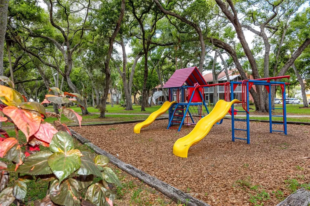 3715 42nd Way S St Petersburg FL 33711