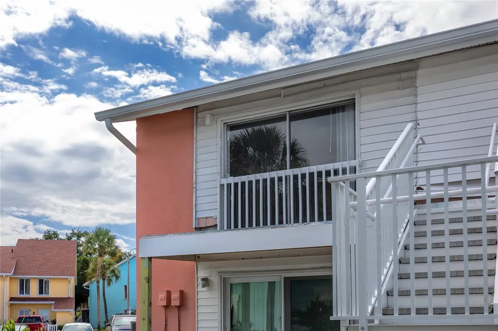 3715 42nd Way S St Petersburg FL 33711