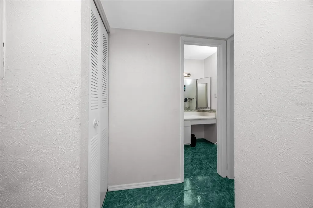 3715 42nd Way S St Petersburg FL 33711