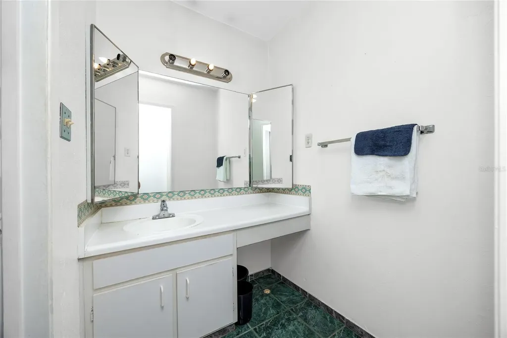 3715 42nd Way S St Petersburg FL 33711