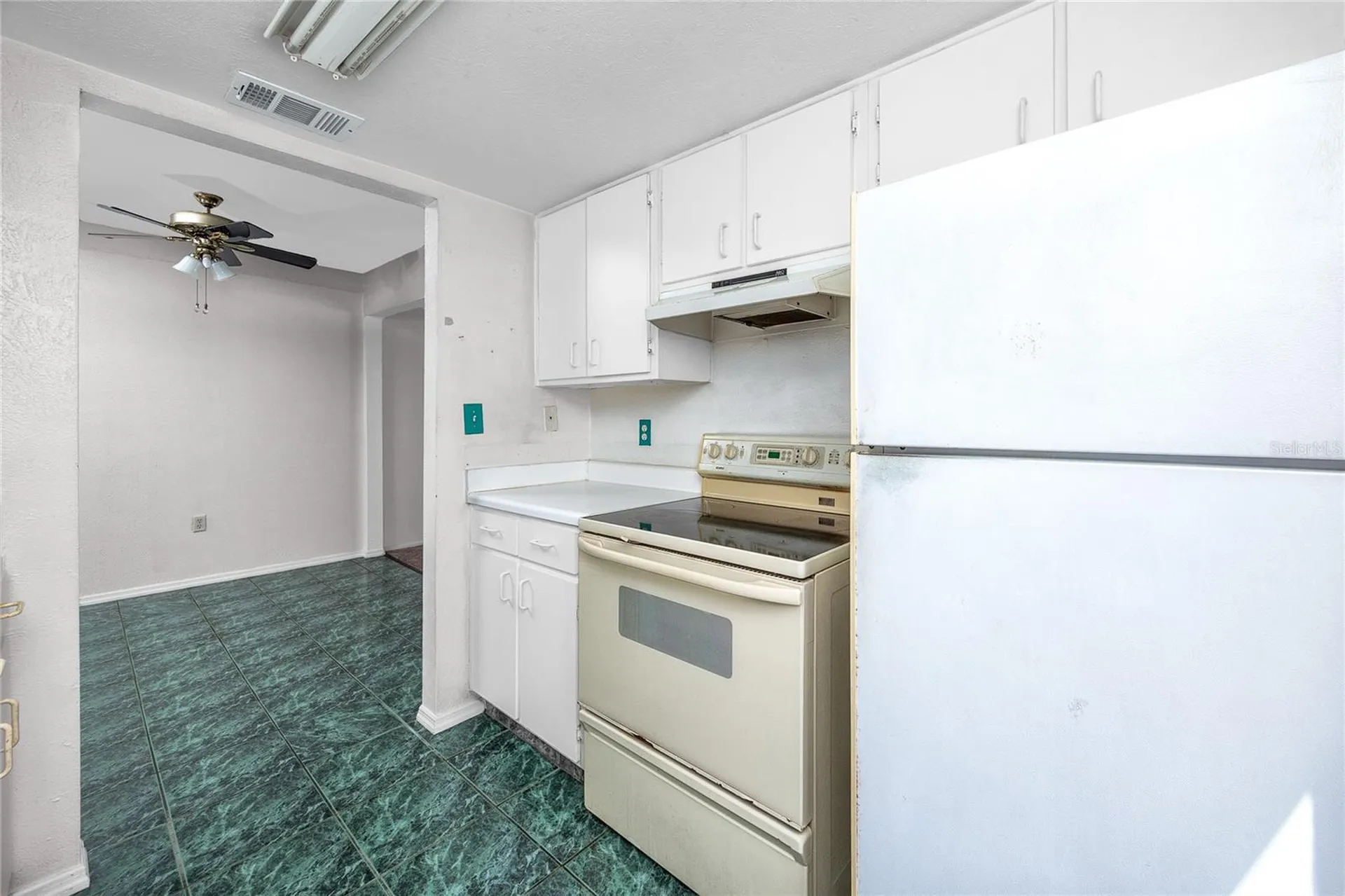 3715 42nd Way S St Petersburg FL 33711