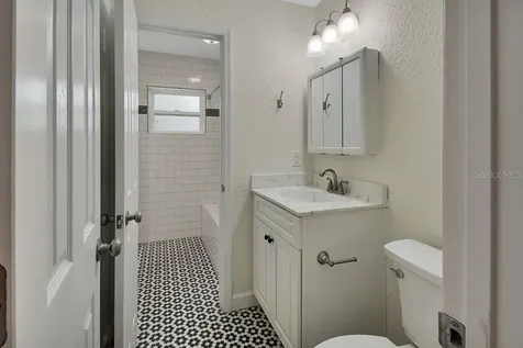 1211 N Boston Avenue Deland FL 32724