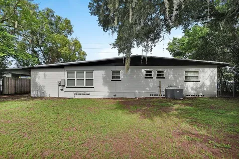 1211 N Boston Avenue Deland FL 32724
