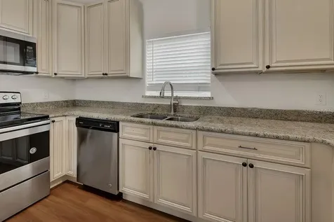 1211 N Boston Avenue Deland FL 32724