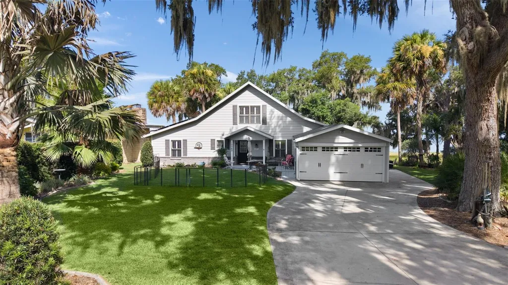 15562 SE 138th Terrace Weirsdale FL 32195
