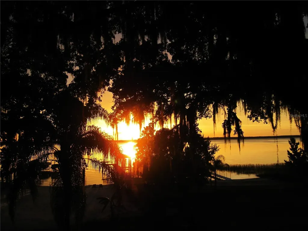 15562 SE 138th Terrace Weirsdale FL 32195