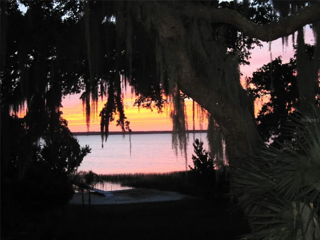 15562 SE 138th Terrace Weirsdale FL 32195