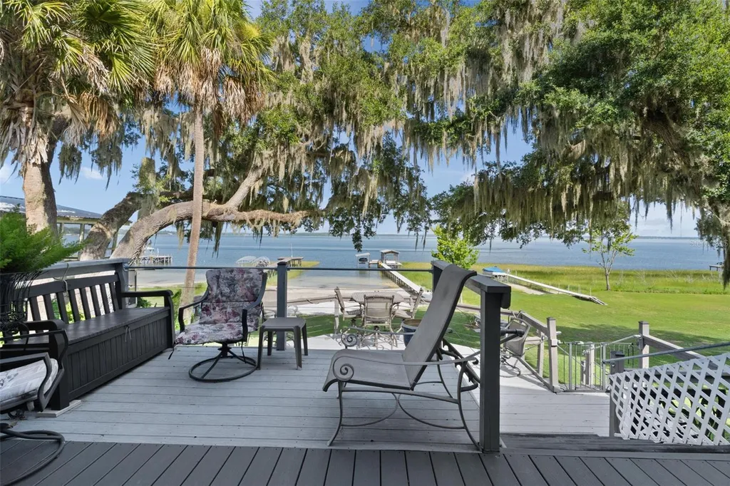 15562 SE 138th Terrace Weirsdale FL 32195