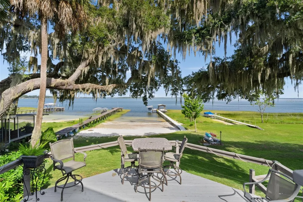15562 SE 138th Terrace Weirsdale FL 32195