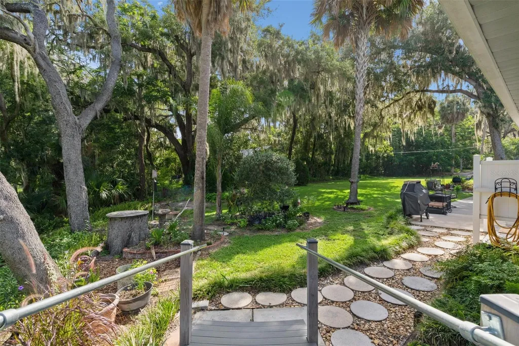 15562 SE 138th Terrace Weirsdale FL 32195