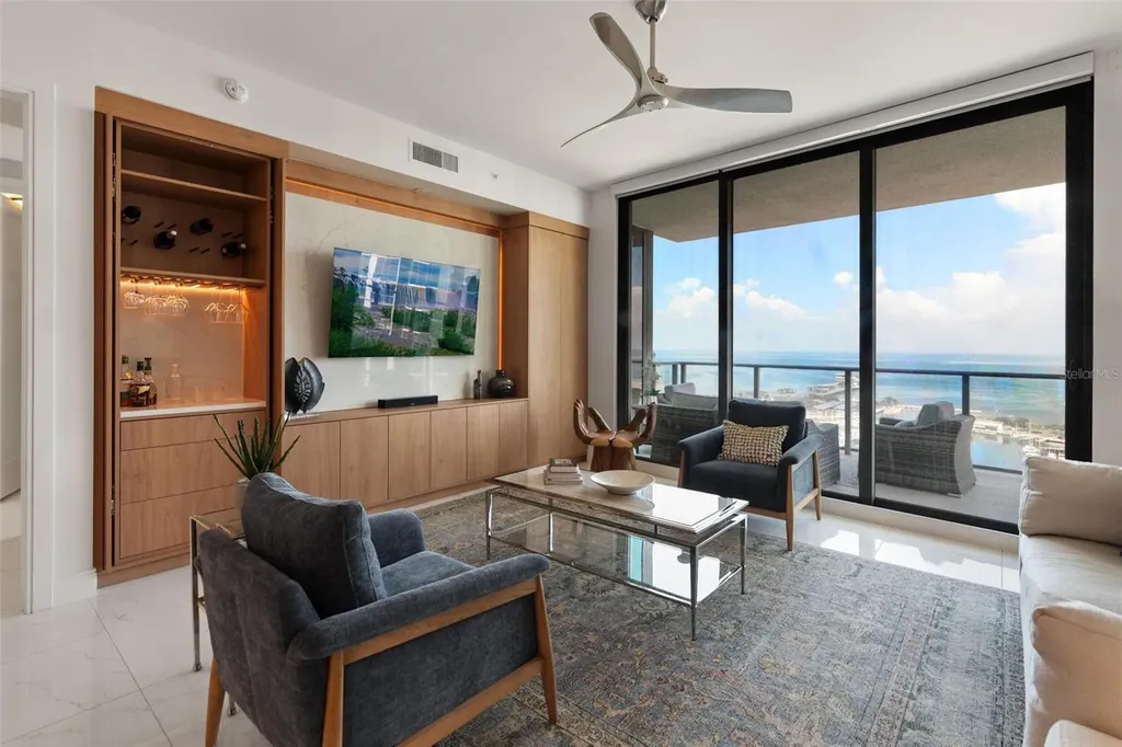 100 1st Avenue N St Petersburg FL 33701