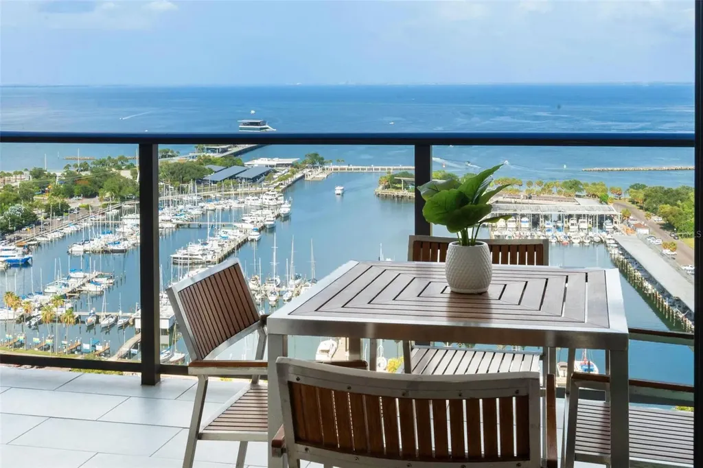 100 1st Avenue N St Petersburg FL 33701