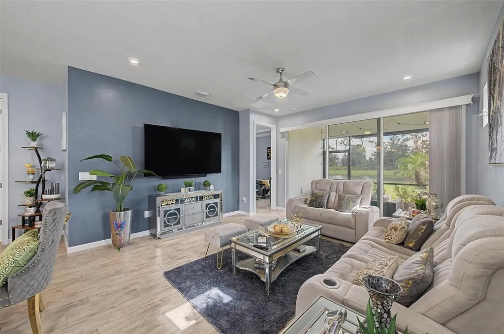 6025 Timberdale Avenue Wesley Chapel FL 33545