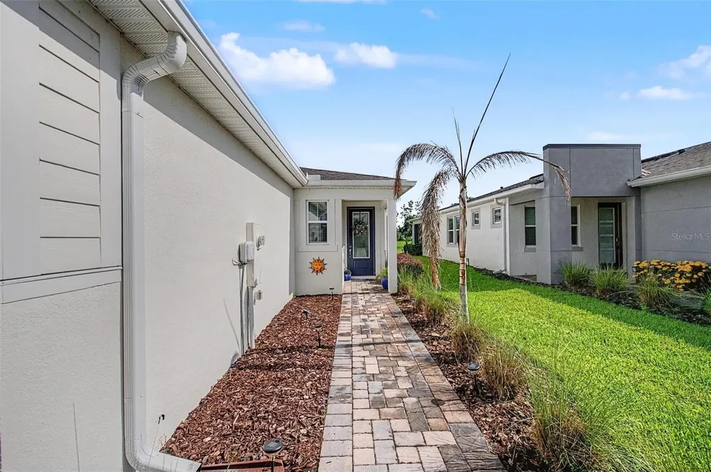 6025 Timberdale Avenue Wesley Chapel FL 33545