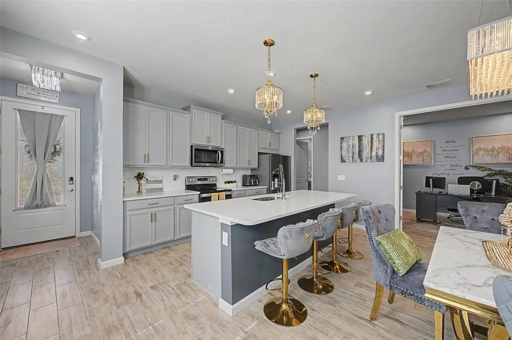 6025 Timberdale Avenue Wesley Chapel FL 33545