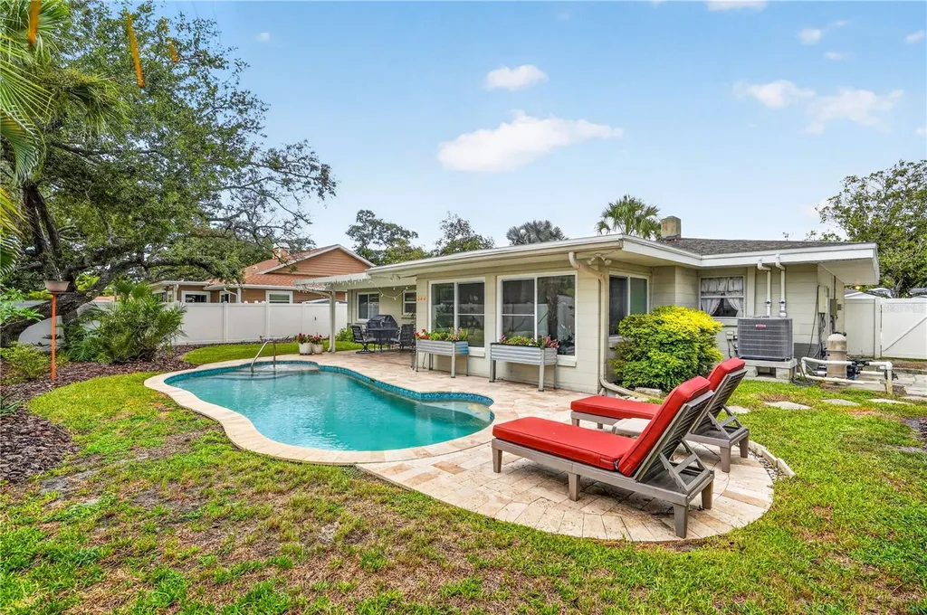 6550 Renaldo Way S St Petersburg FL 33707