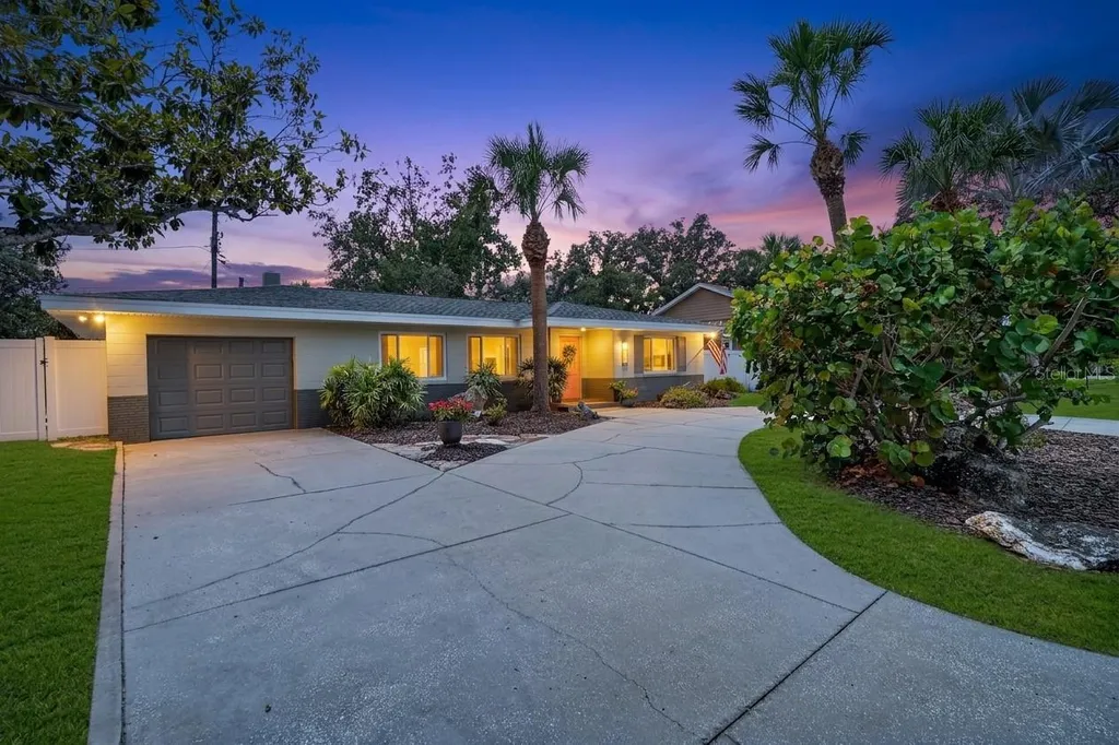6550 Renaldo Way S St Petersburg FL 33707