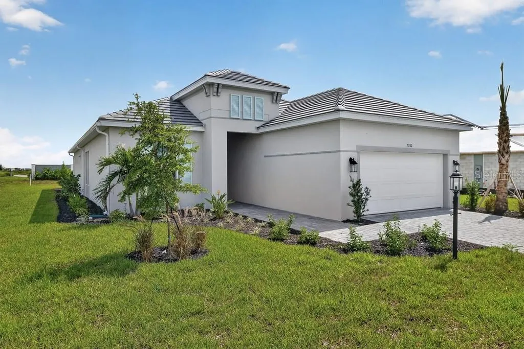 7700 Blue Moon Run Sarasota FL 34241