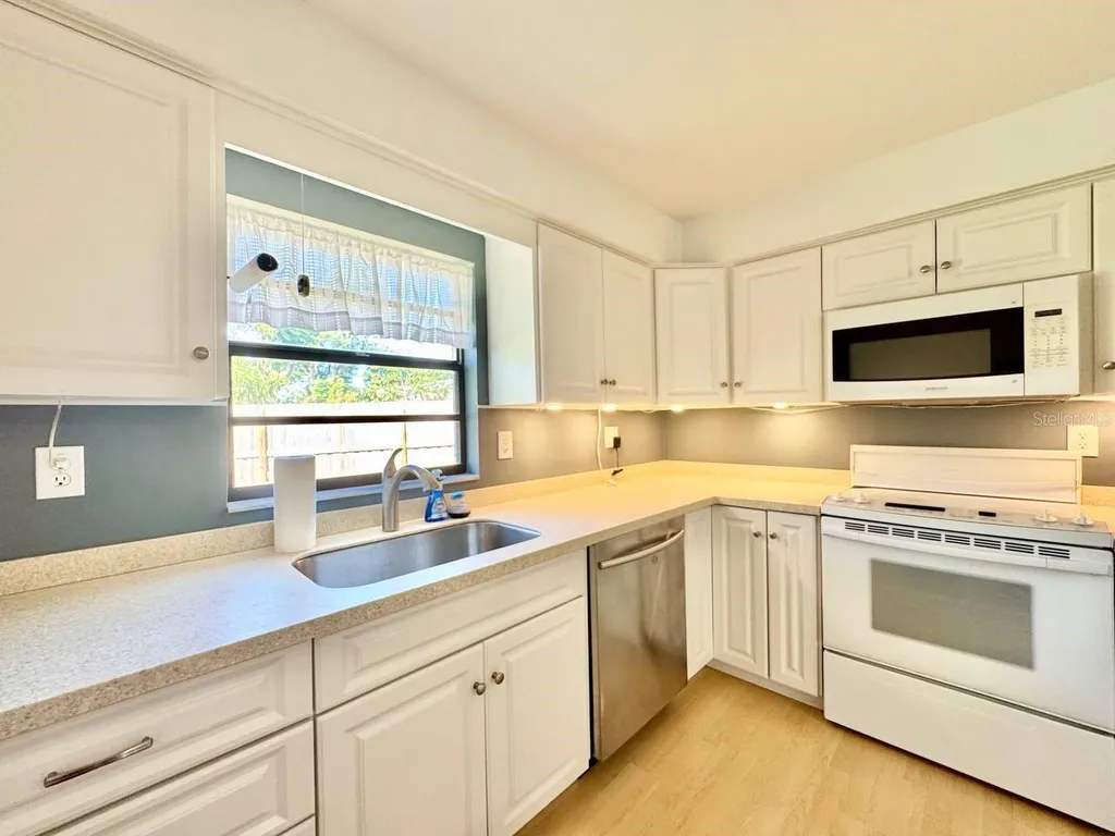 3195 Chamblee Lane Clearwater FL 33759
