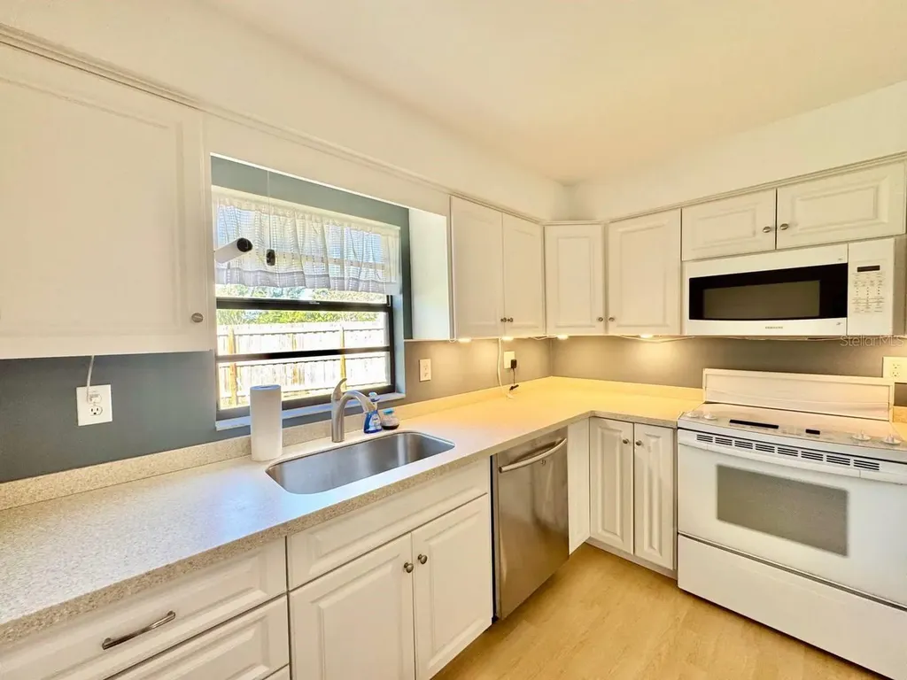 3195 Chamblee Lane Clearwater FL 33759