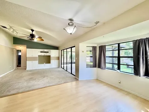 3195 Chamblee Lane Clearwater FL 33759