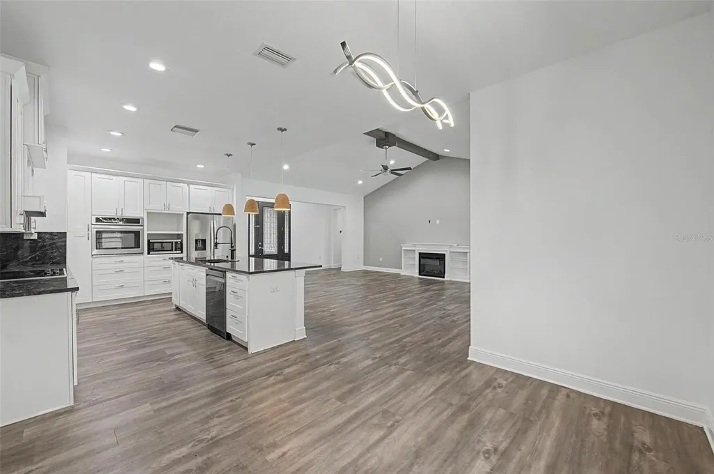 606 Royal Crest Drive Brandon FL 33511