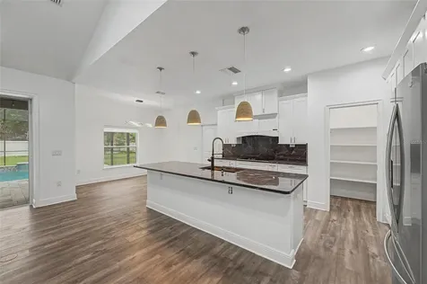 606 Royal Crest Drive Brandon FL 33511