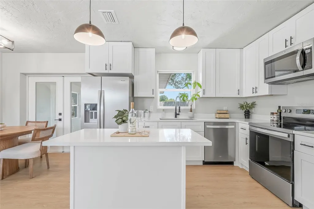 1306 Dartmouth Drive Bradenton FL 34207