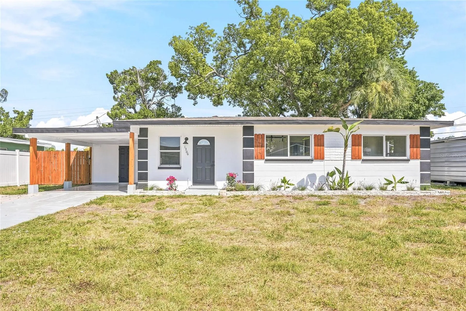 1306 Dartmouth Drive Bradenton FL 34207