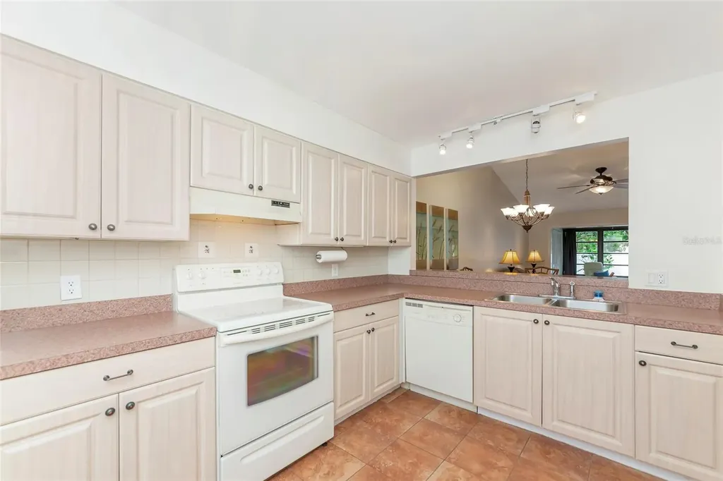 6023 27th Street W Bradenton FL 34207
