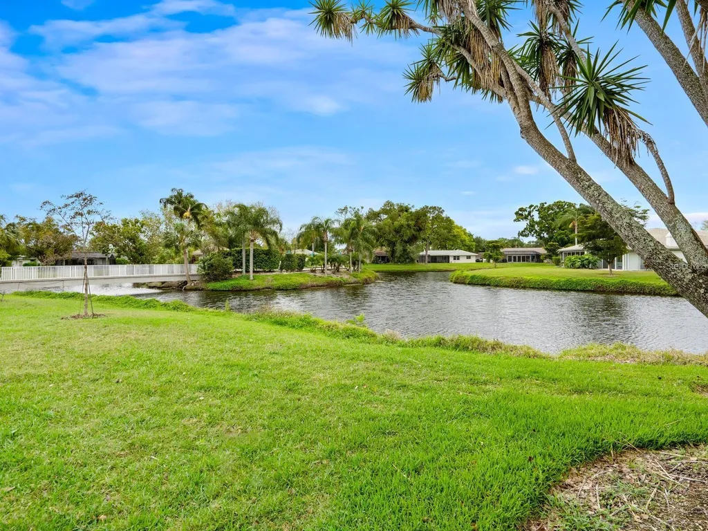 3130 Ringwood Meadow Sarasota FL 34235