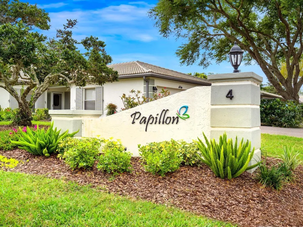 3130 Ringwood Meadow Sarasota FL 34235