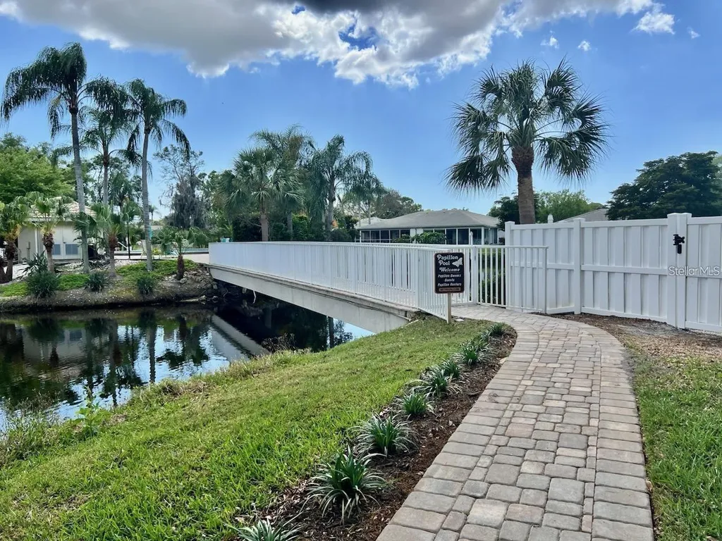 3130 Ringwood Meadow Sarasota FL 34235