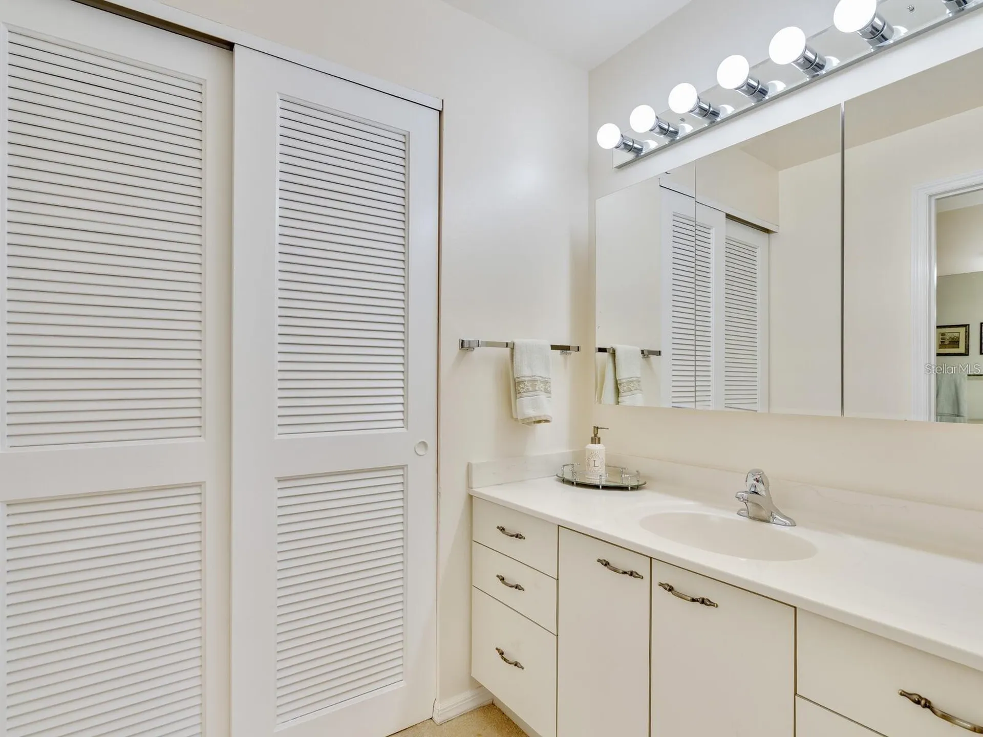 3130 Ringwood Meadow Sarasota FL 34235