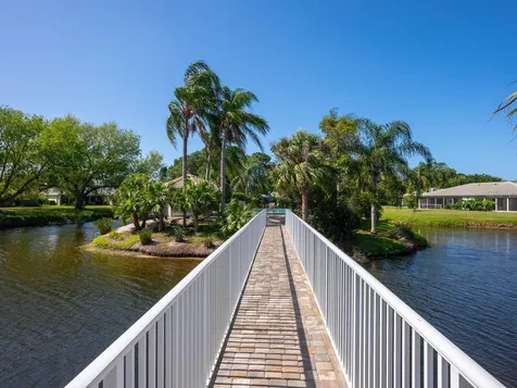 3130 Ringwood Meadow Sarasota FL 34235