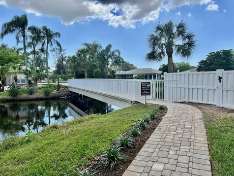 3130 Ringwood Meadow Sarasota FL 34235
