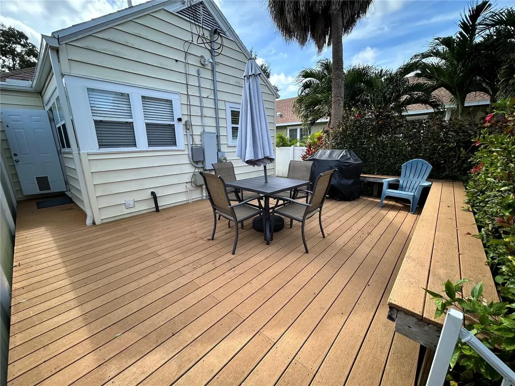 701 29th Avenue N St Petersburg FL 33704