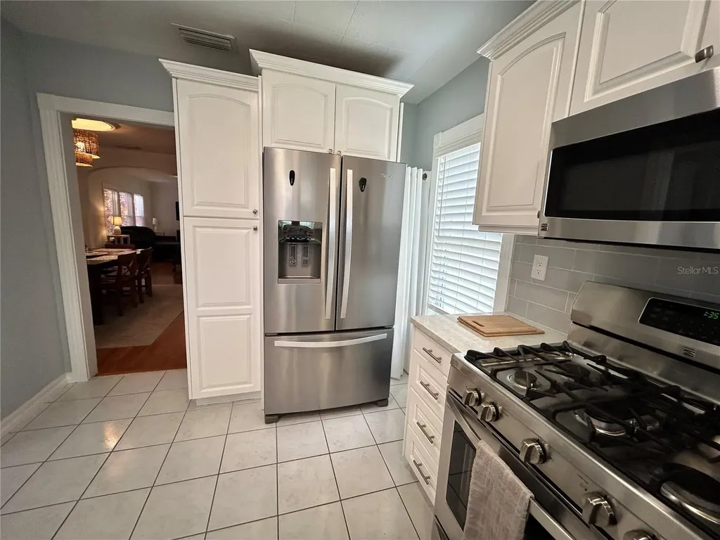 701 29th Avenue N St Petersburg FL 33704