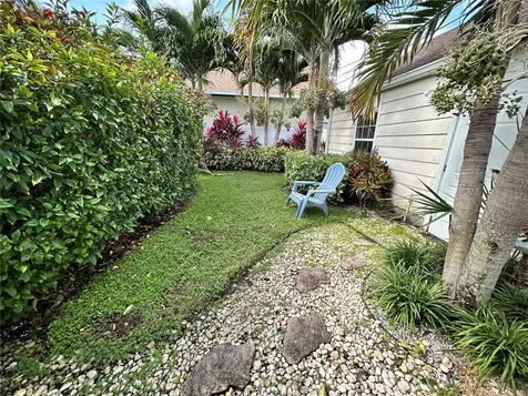 701 29th Avenue N St Petersburg FL 33704