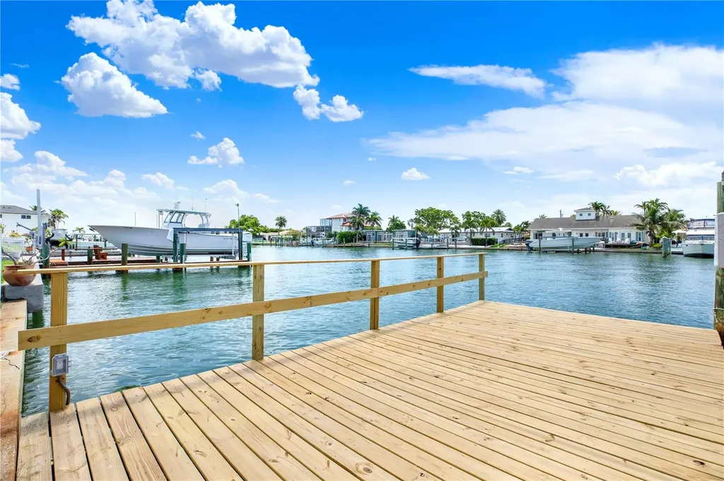 411 Palm Island NE Clearwater Beach FL 33767