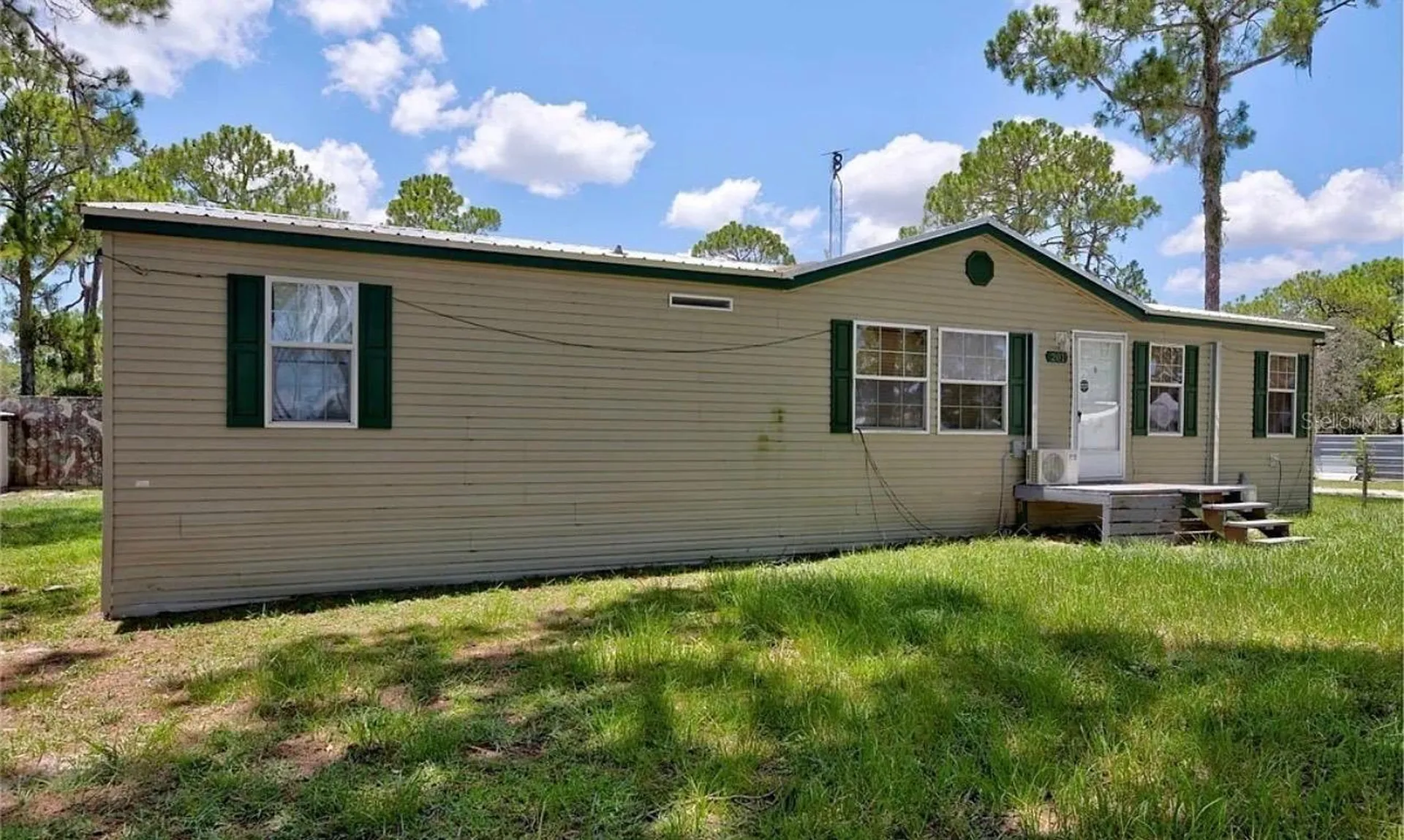 201 E Maxanna Sebring FL 33875