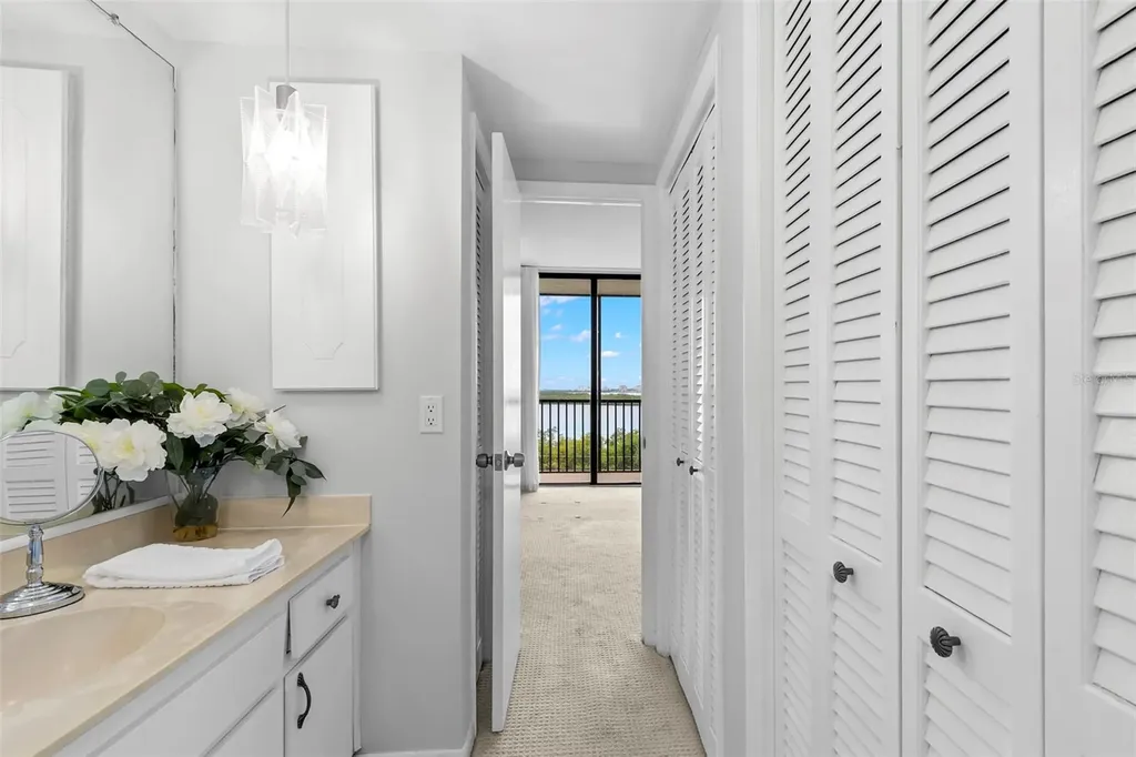 7100 Sunshine Skyway Lane S St Petersburg FL 33711