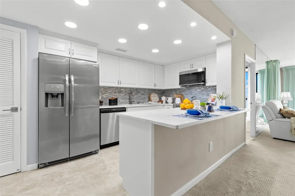 7100 Sunshine Skyway Lane S St Petersburg FL 33711