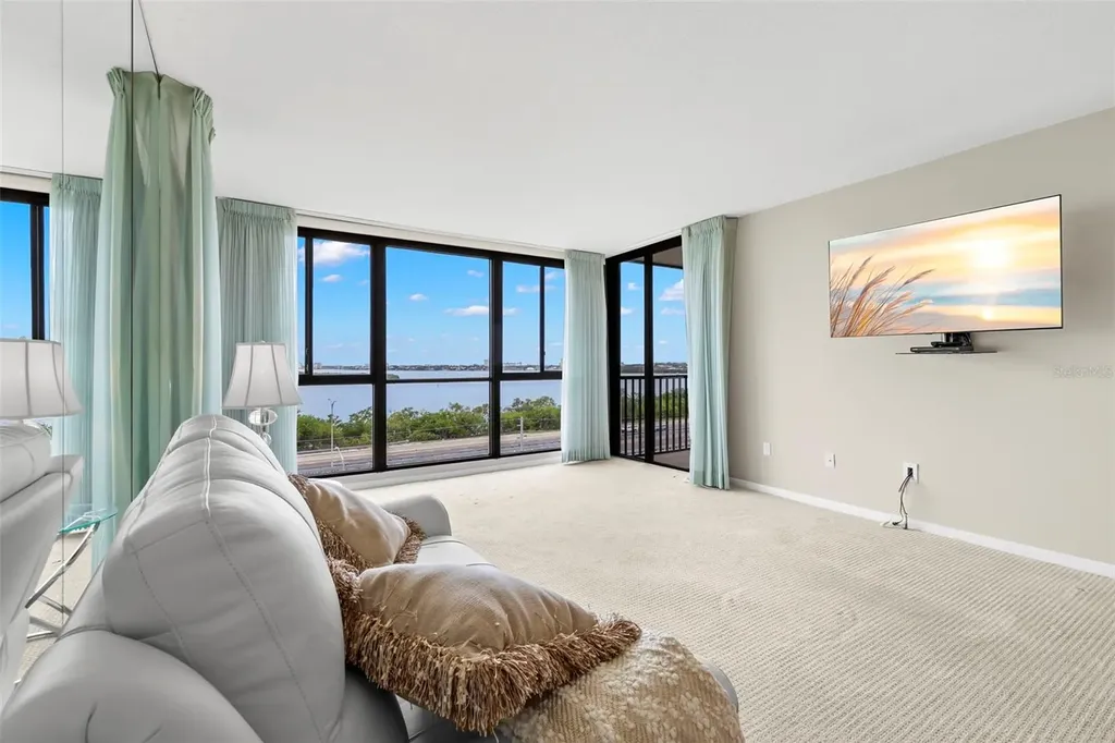 7100 Sunshine Skyway Lane S St Petersburg FL 33711