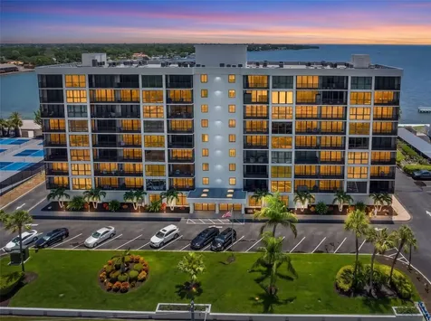 7100 Sunshine Skyway Lane S St Petersburg FL 33711