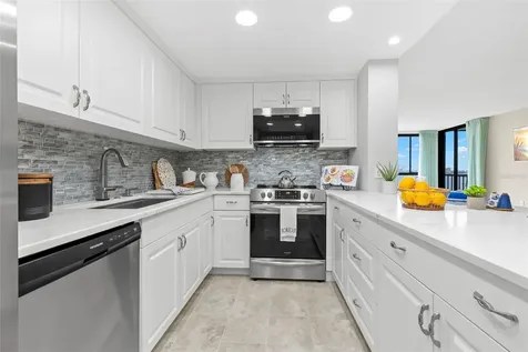 7100 Sunshine Skyway Lane S St Petersburg FL 33711