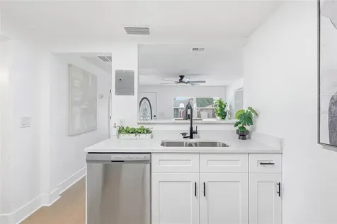 2110 E Nedro Road Tampa FL 33604