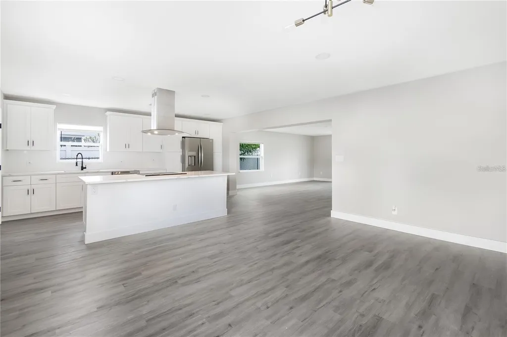 10341 Kumquat Lane Seminole FL 33772