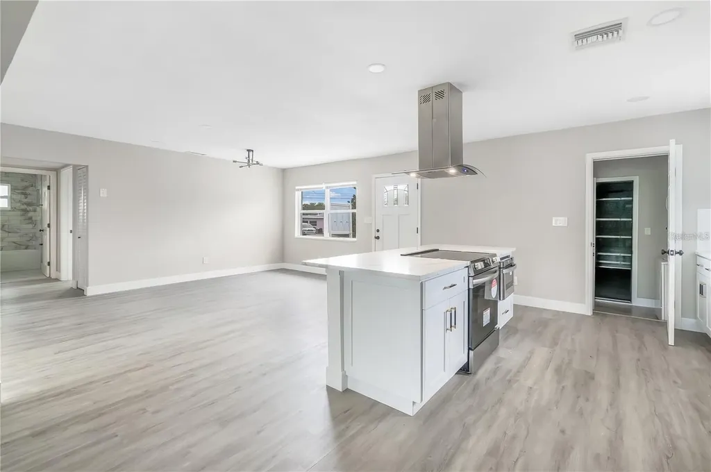 10341 Kumquat Lane Seminole FL 33772
