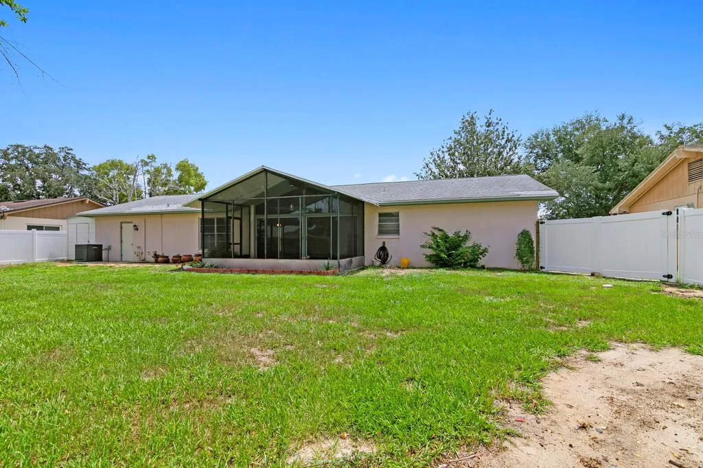 1804 Green Lawn Street Brandon FL 33511